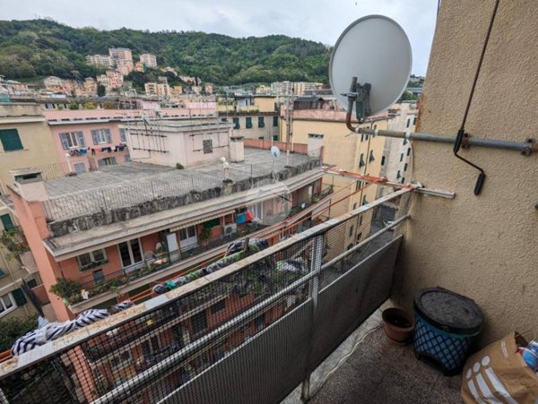appartamento in vendita a Genova in zona Rivarolo