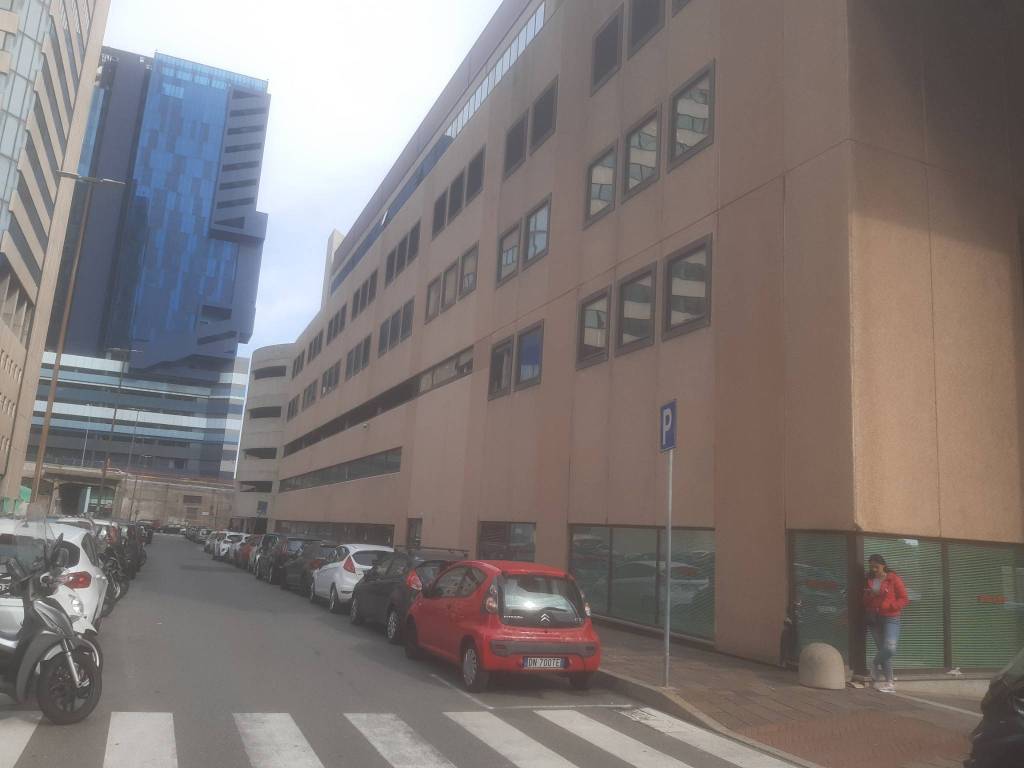 ufficio in vendita a Genova in zona Sampierdarena