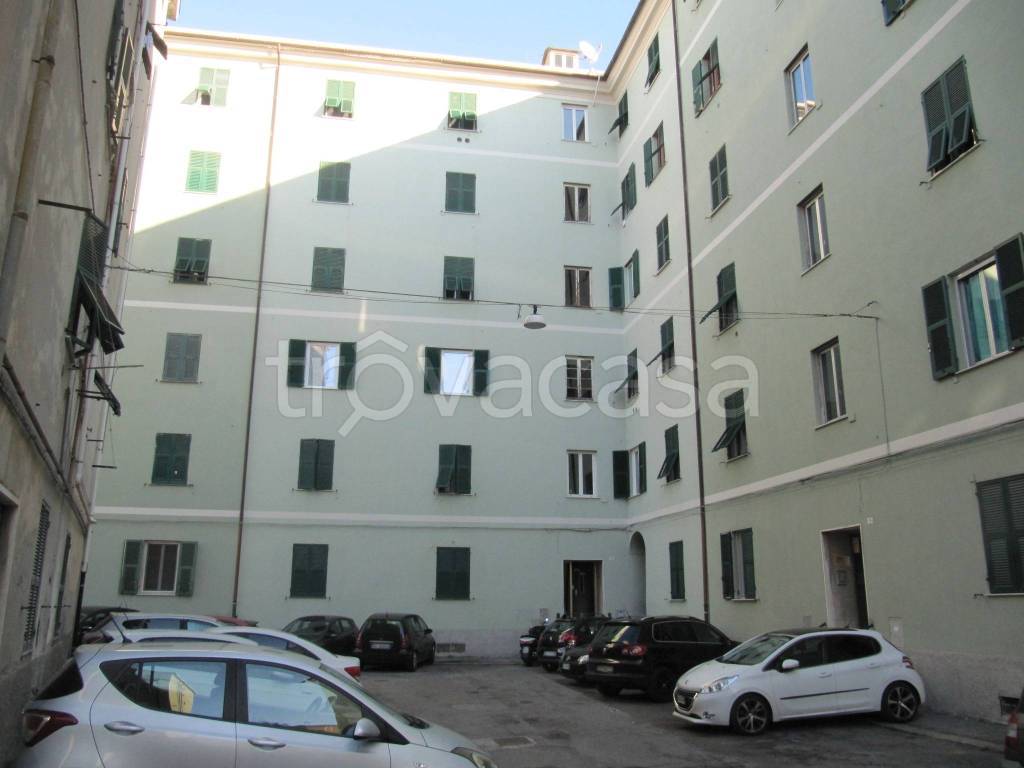 appartamento in vendita a Genova in zona Sestri Ponente