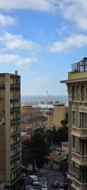 appartamento in vendita a Genova in zona Sampierdarena