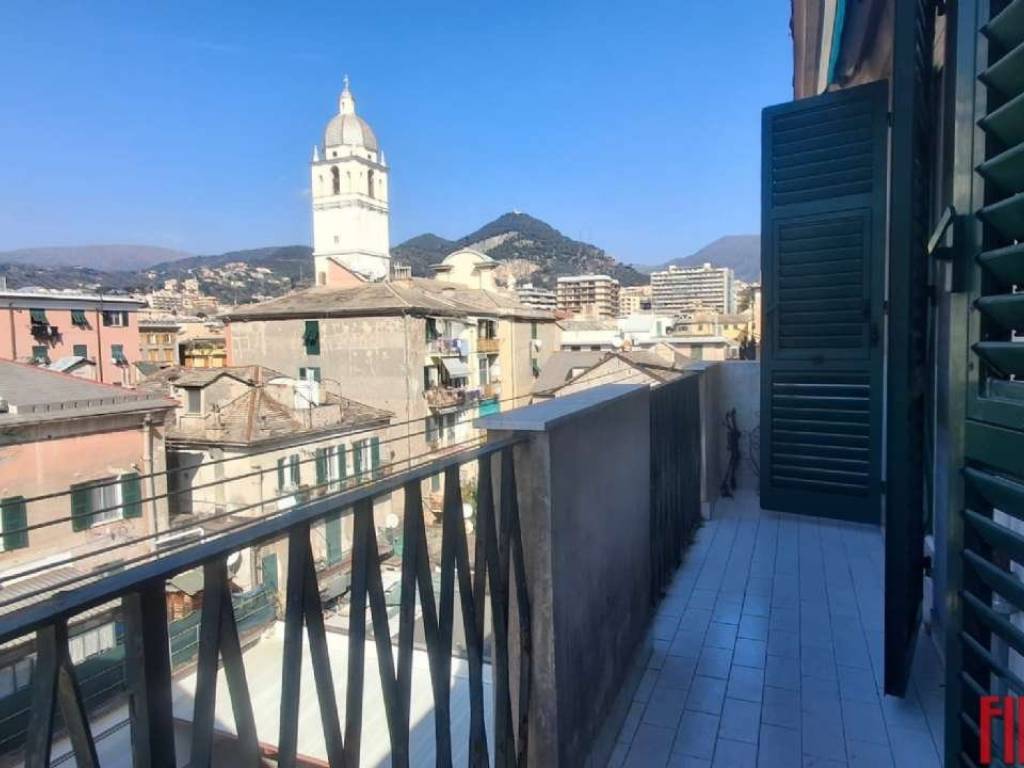 appartamento in vendita a Genova in zona Sestri Ponente