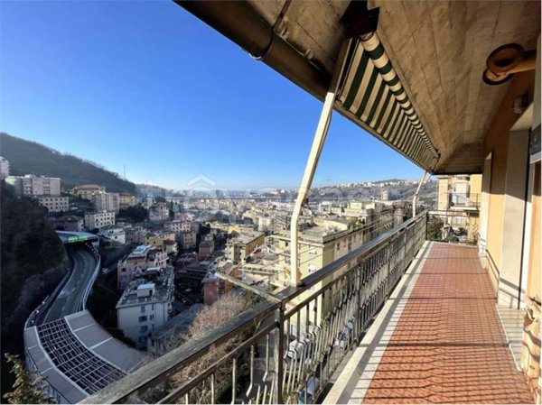 appartamento in vendita a Genova in zona Rivarolo