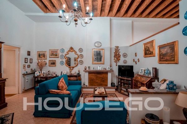 casa indipendente in vendita a Genova in zona Centro Storico