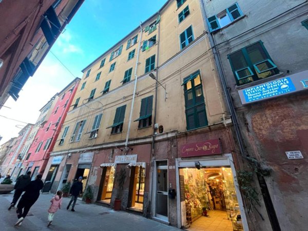 appartamento in vendita a Genova in zona Sestri Ponente