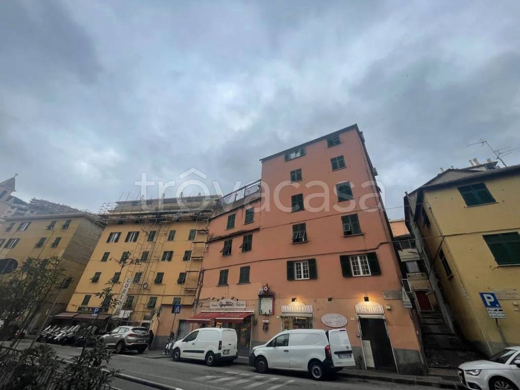appartamento in vendita a Genova in zona Quezzi