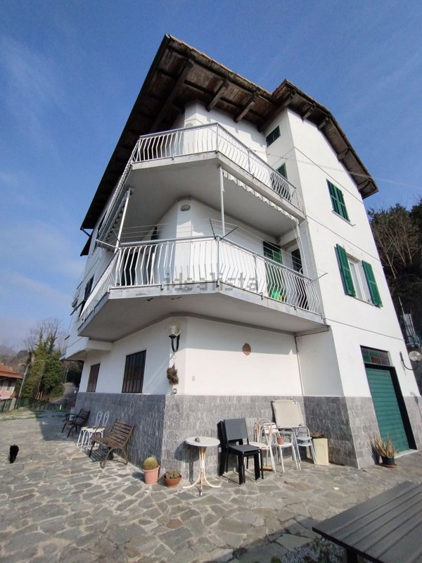 appartamento in vendita a Genova in zona Bolzaneto