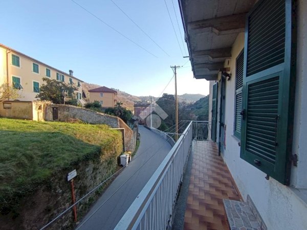 appartamento in vendita a Genova in zona Acquasanta