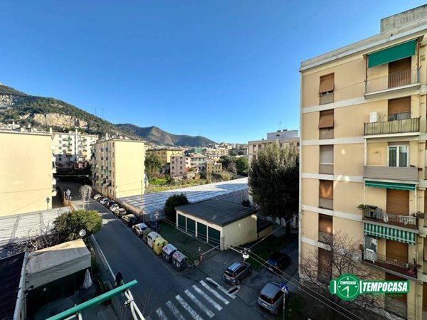 appartamento in vendita a Genova in zona Sestri Ponente