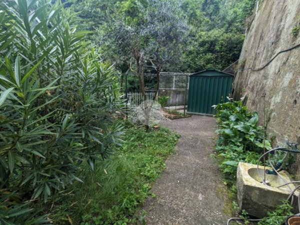 appartamento in vendita a Genova in zona Certosa