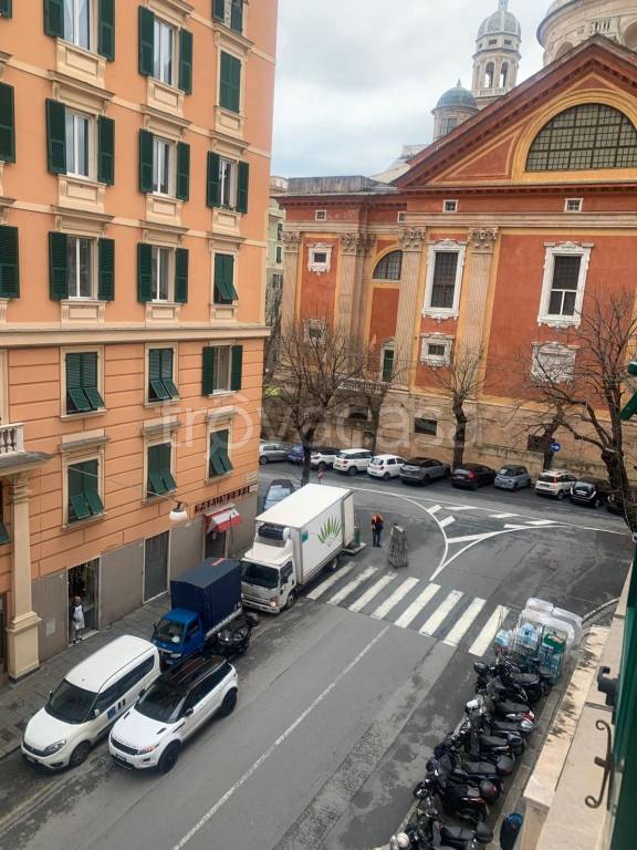 appartamento in vendita a Genova in zona Carignano
