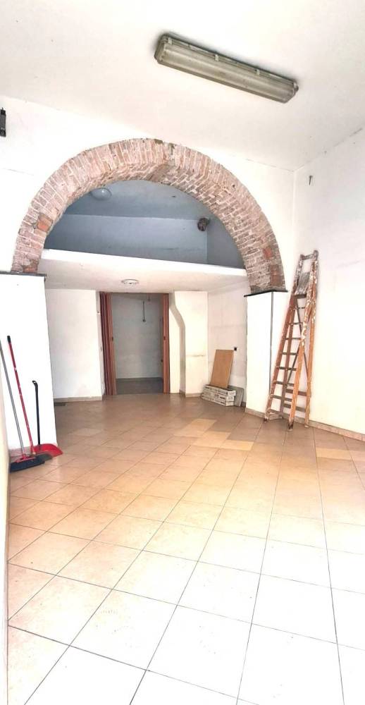 negozio in vendita a Genova in zona Sampierdarena
