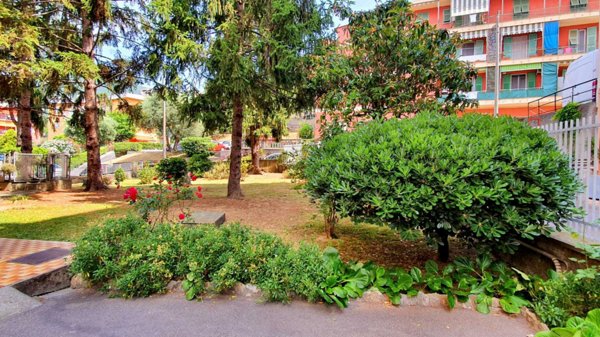 appartamento in vendita a Genova in zona Molassana