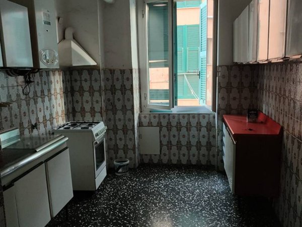 appartamento in vendita a Genova in zona Rivarolo