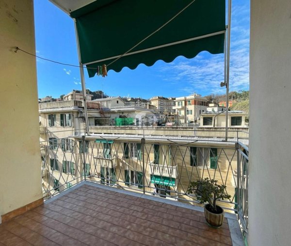 appartamento in vendita a Genova in zona Pegli