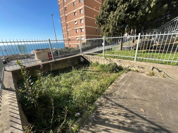 appartamento in vendita a Genova in zona Voltri