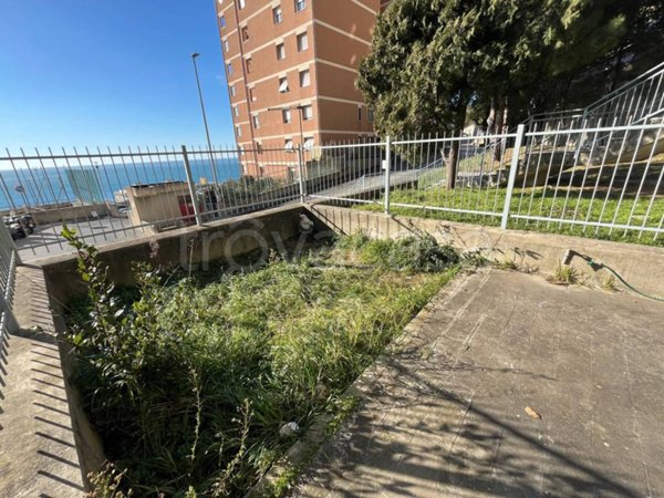 appartamento in vendita a Genova in zona Voltri