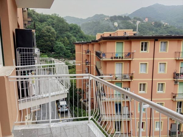 intera palazzina in vendita a Genova in zona Rivarolo