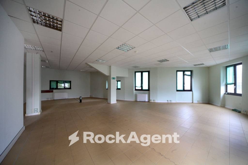 ufficio in vendita a Genova in zona Staglieno