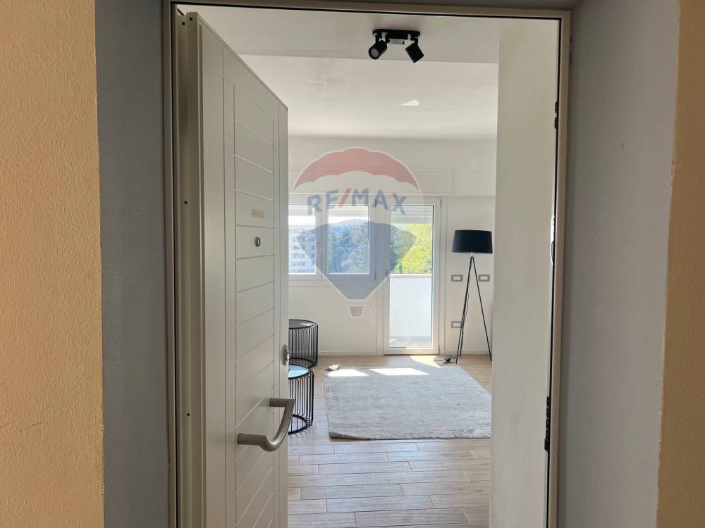 appartamento in vendita a Genova in zona Rivarolo