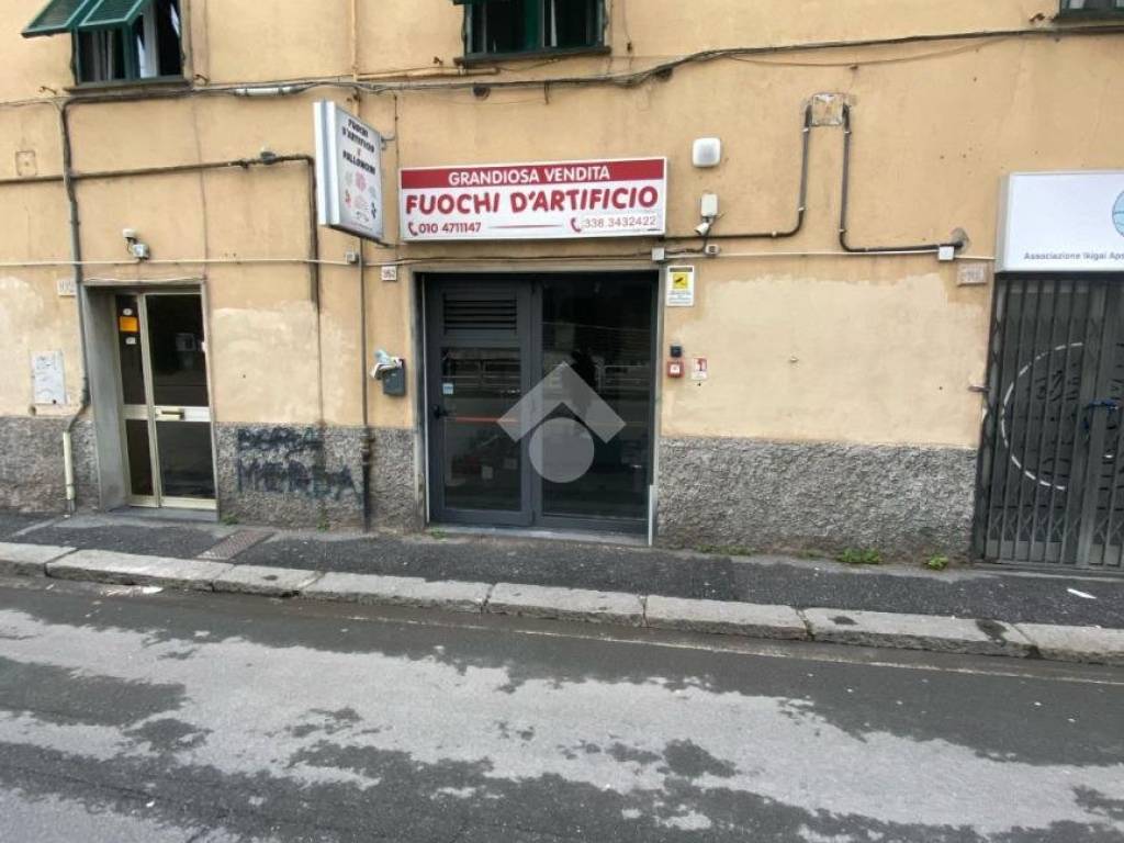 negozio in vendita a Genova in zona Quezzi