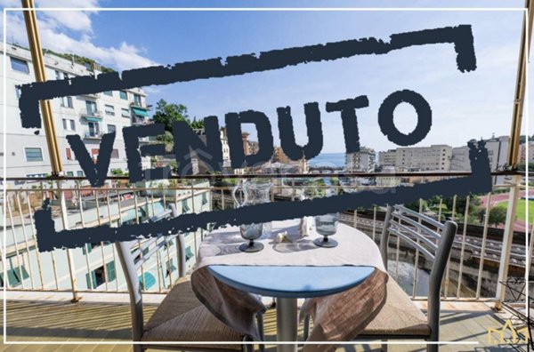 appartamento in vendita a Genova in zona Sturla