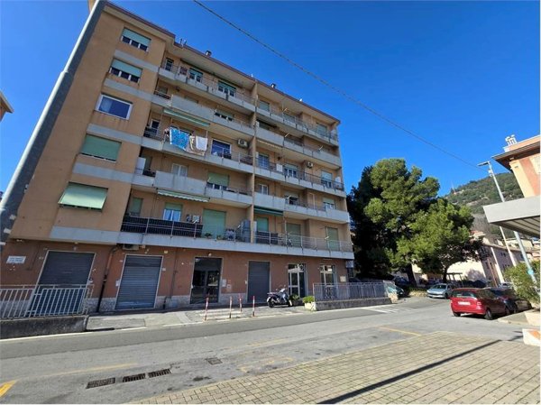 appartamento in vendita a Genova in zona Sestri Ponente