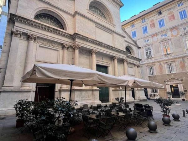 appartamento in vendita a Genova in zona Sottoripa / Maddalena / Molo