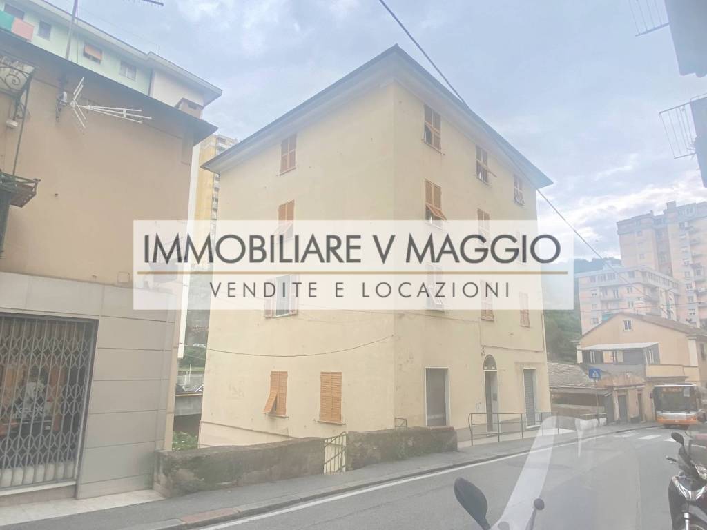 appartamento in vendita a Genova in zona Quezzi