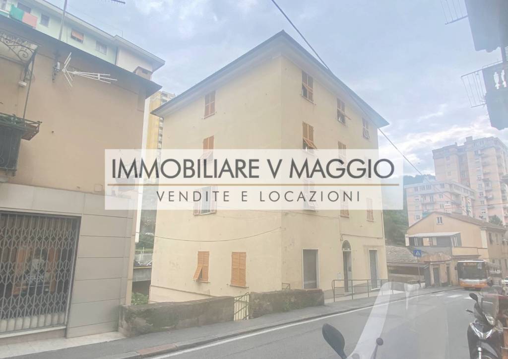 appartamento in vendita a Genova in zona Quezzi