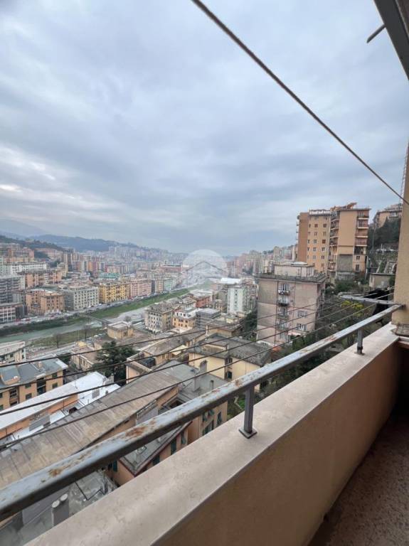 appartamento in vendita a Genova in zona Staglieno