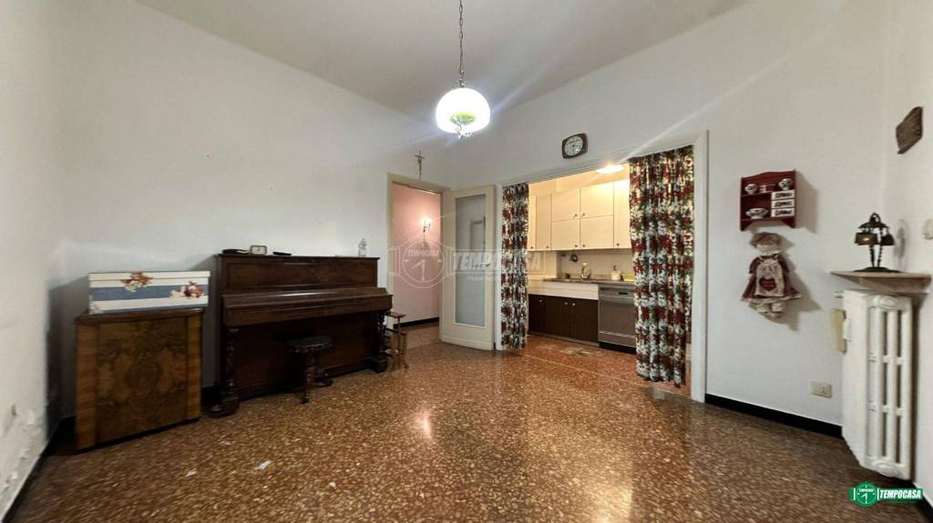 appartamento in vendita a Genova in zona Sestri Ponente