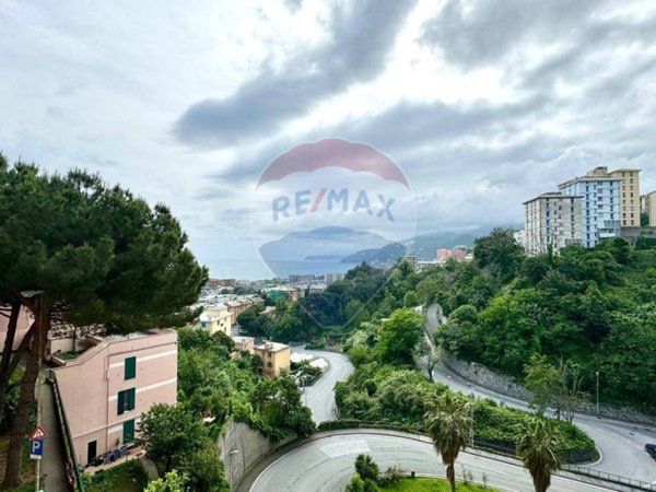 appartamento in vendita a Genova in zona Palmaro / Pra'