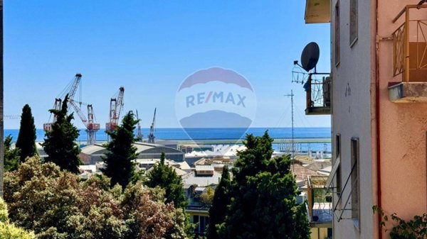 appartamento in vendita a Genova in zona Sestri Ponente