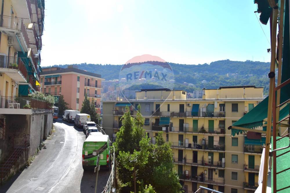 appartamento in vendita a Genova in zona Staglieno