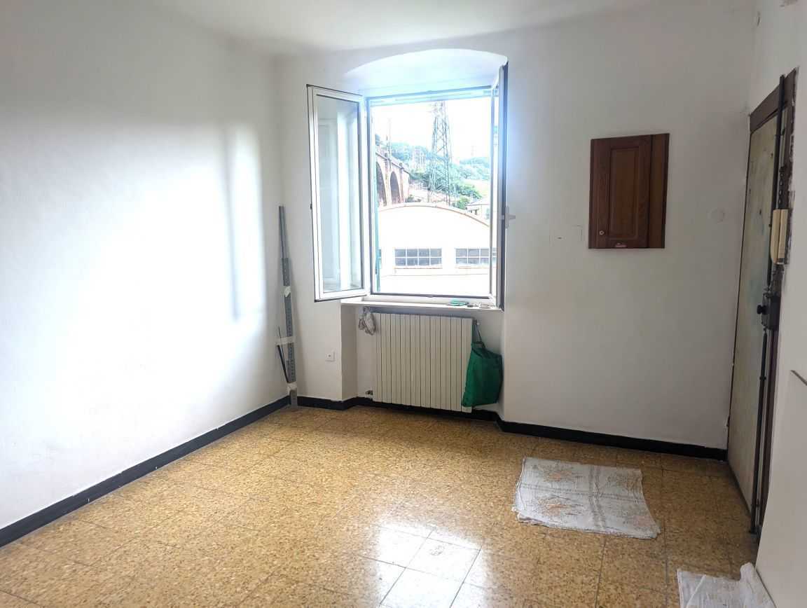 appartamento in vendita a Genova in zona Trasta