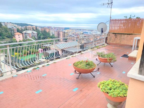 appartamento in vendita a Genova in zona Sestri Ponente