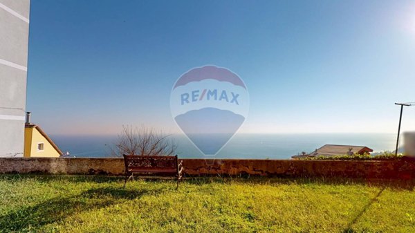 appartamento in vendita a Genova in zona Voltri