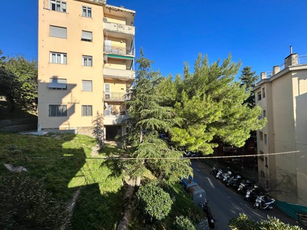 appartamento in vendita a Genova in zona Oregina