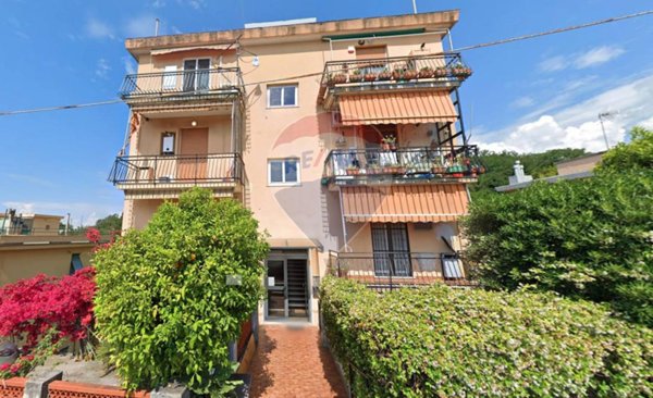 appartamento in vendita a Genova in zona Sestri Ponente