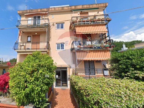 appartamento in vendita a Genova in zona Sestri Ponente