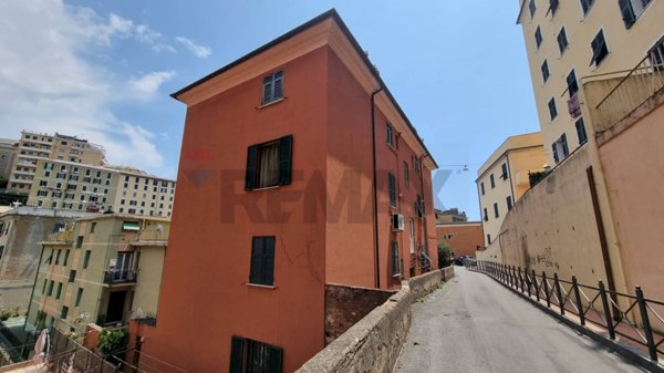 appartamento in vendita a Genova in zona Lagaccio / Granarolo