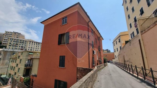 appartamento in vendita a Genova in zona Lagaccio / Granarolo