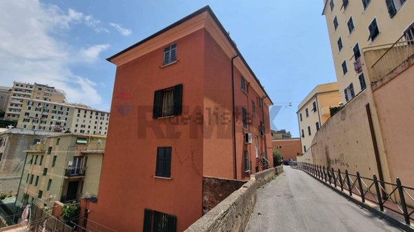 appartamento in vendita a Genova in zona Lagaccio / Granarolo
