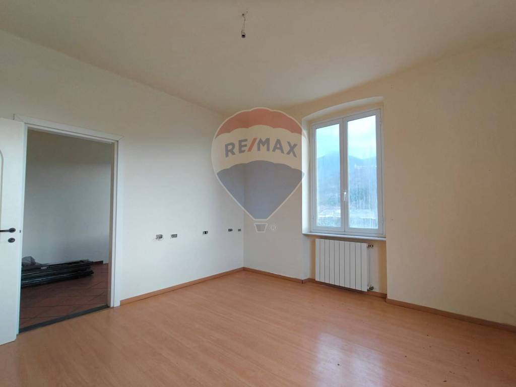 appartamento in vendita a Genova in zona Bolzaneto