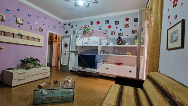 appartamento in vendita a Genova in zona Sestri Ponente