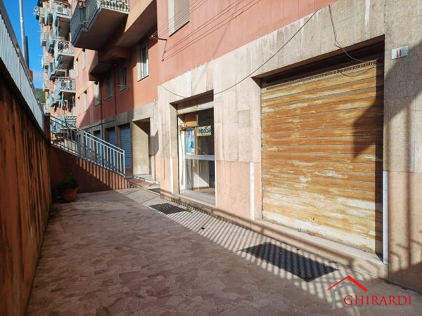 ufficio in vendita a Genova in zona Sestri Ponente