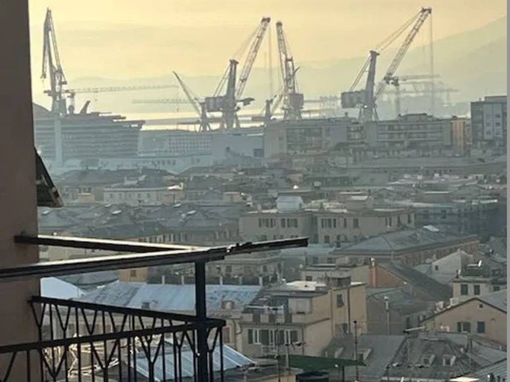 appartamento in vendita a Genova in zona Sestri Ponente