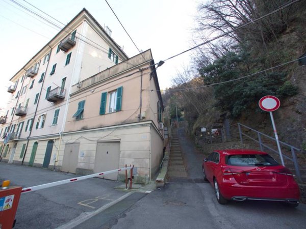 appartamento in vendita a Genova in zona Staglieno