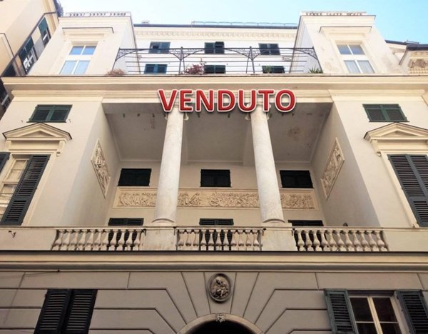appartamento in vendita a Genova in zona Sottoripa / Maddalena / Molo