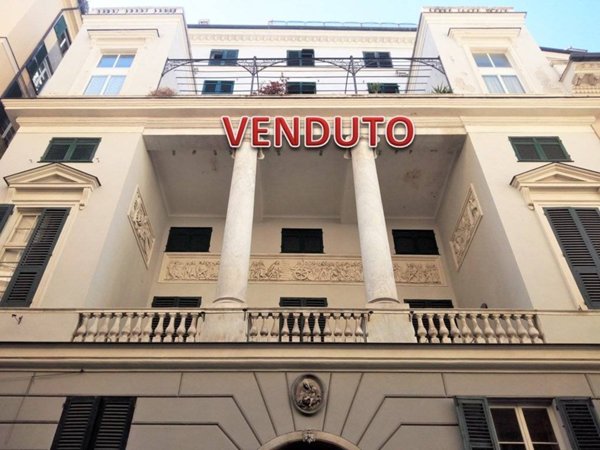appartamento in vendita a Genova in zona Sottoripa / Maddalena / Molo